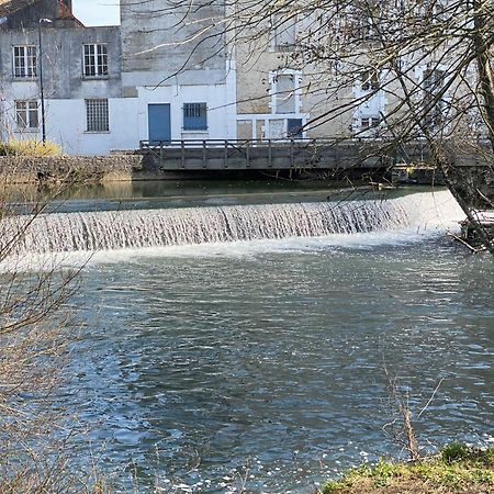 Logis Hotel Le Saint Georges Vivonne Bagian luar foto