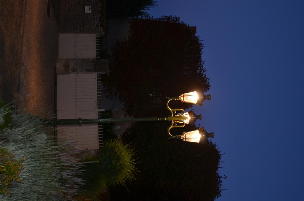 Logis Hotel Le Saint Georges Vivonne Bagian luar foto
