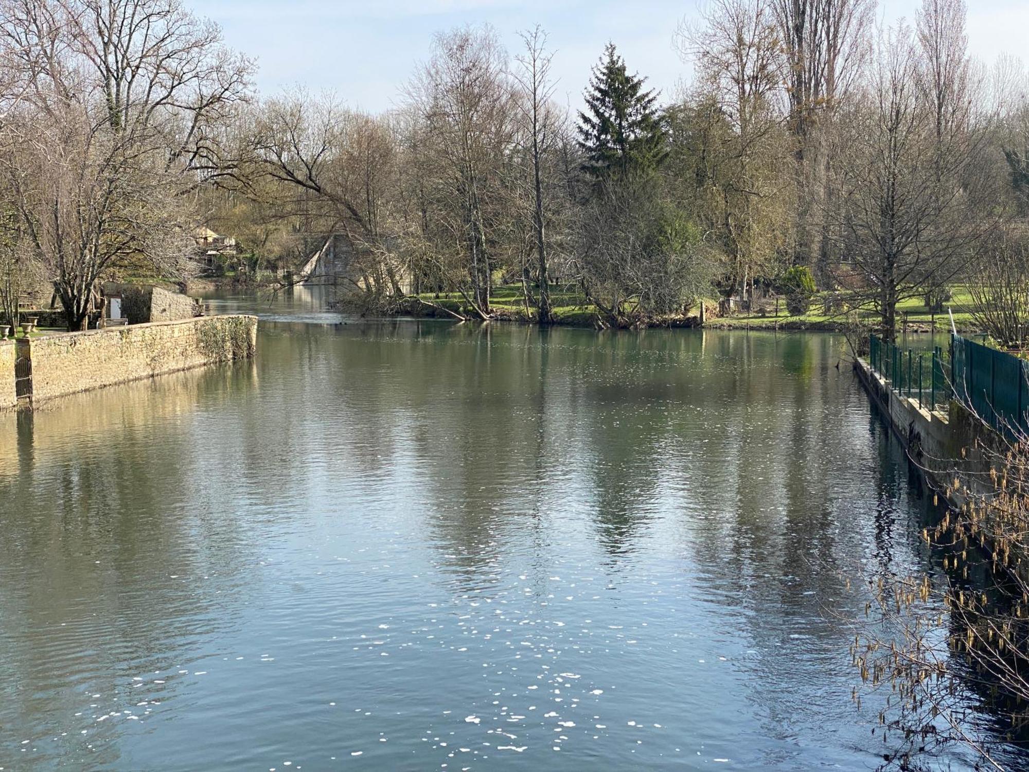 Logis Hotel Le Saint Georges Vivonne Bagian luar foto