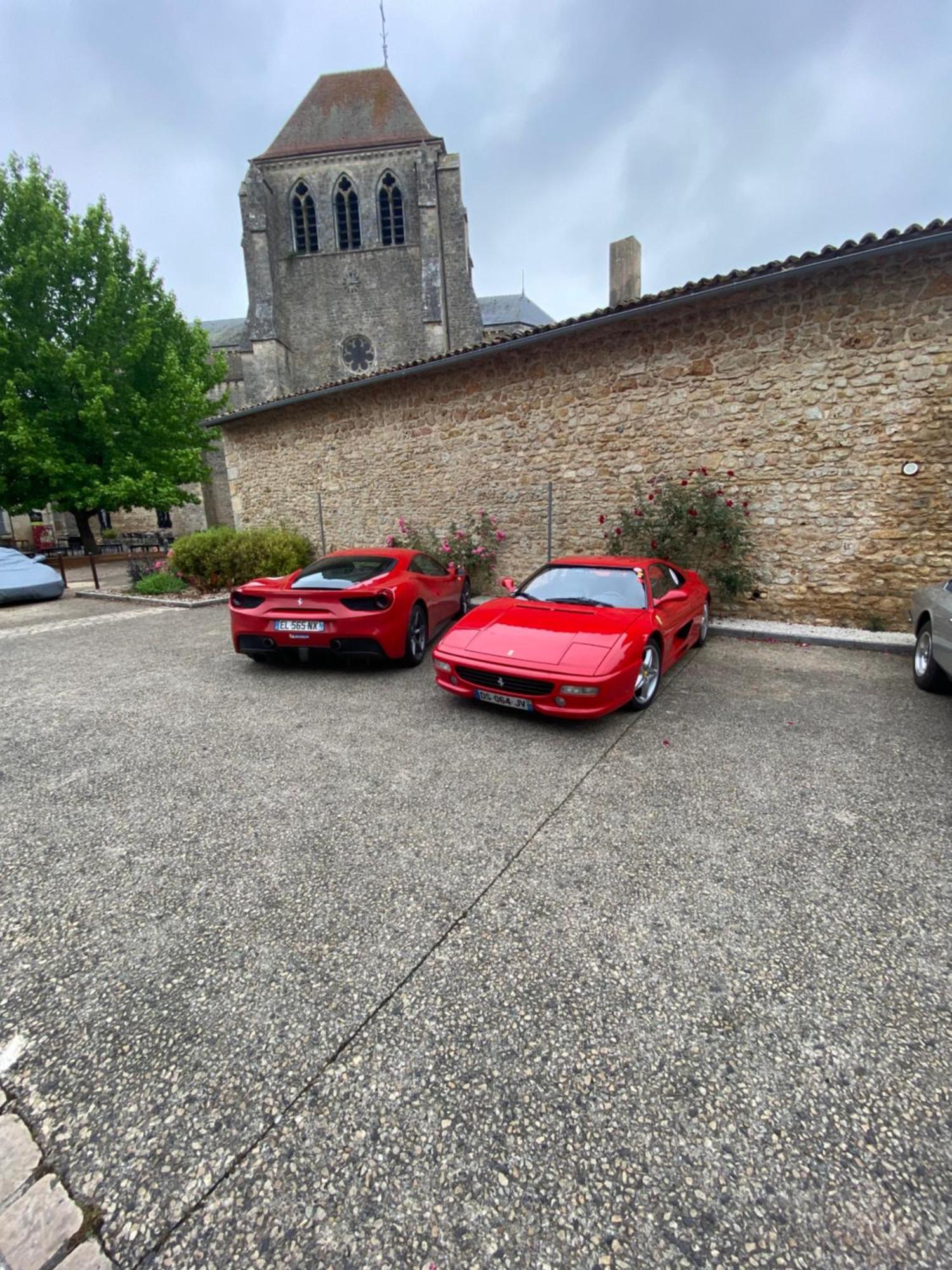 Logis Hotel Le Saint Georges Vivonne Bagian luar foto