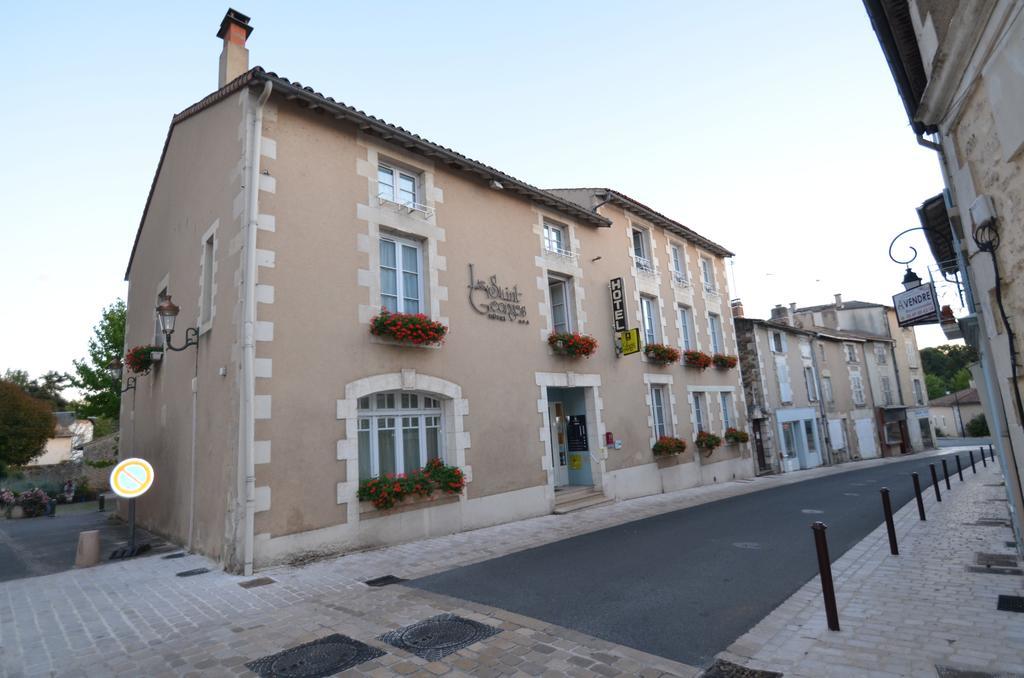 Logis Hotel Le Saint Georges Vivonne Bagian luar foto