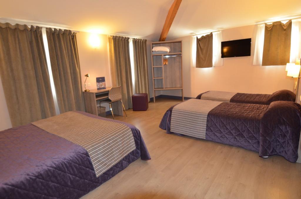 Logis Hotel Le Saint Georges Vivonne Bagian luar foto