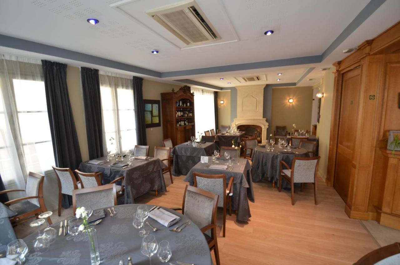Logis Hotel Le Saint Georges Vivonne Bagian luar foto